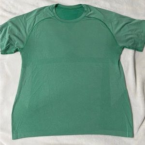 Lululemon men’s shirt